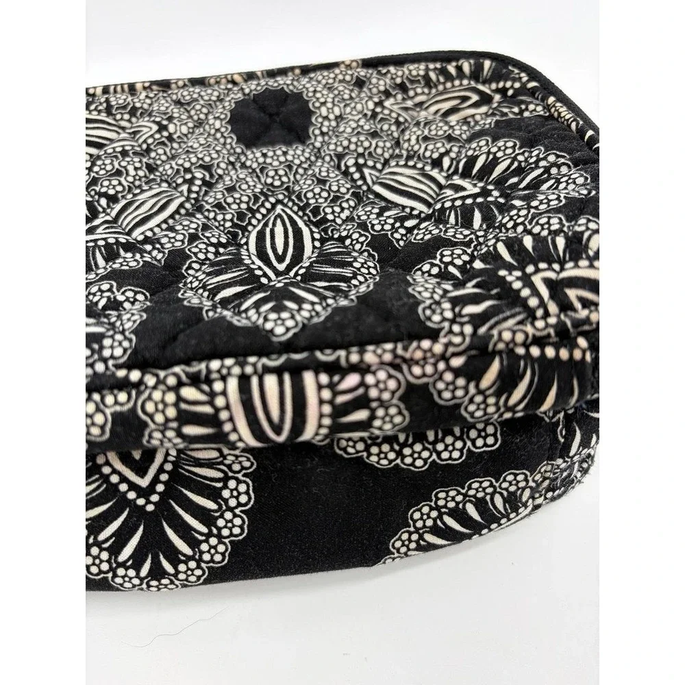 Vera Bradley Large Blush & Brush Makeup Cosmetic Case Blanco Bouquet Black White